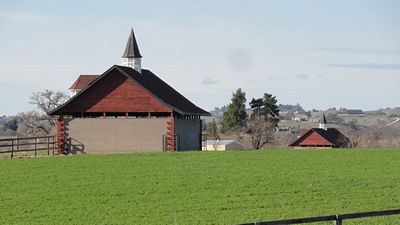 Ranches and Farms 3076